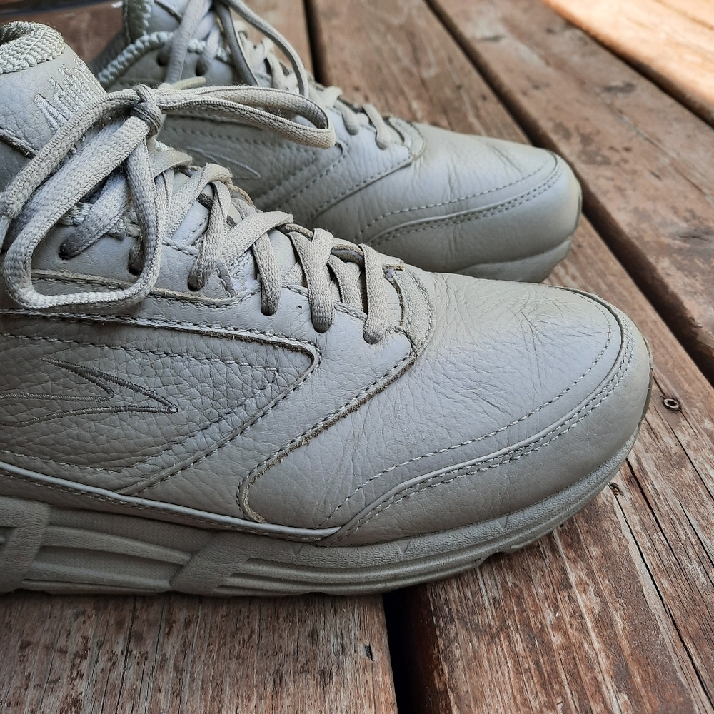 Brooks Addiction Walking Shoes Bone Leather Orthopedic Comfort Shoes Size 9 Wide - Picture 5 of 15